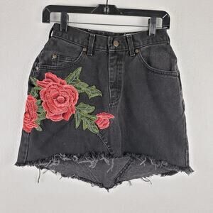 Furst Of A Kind Women's S Distressed Black‎ Denim Mini Skirt Embroidered Rose